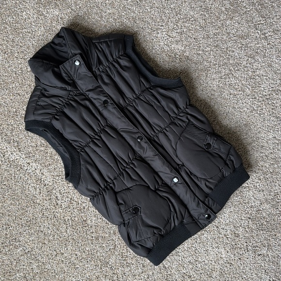 Ashley Outerwear Faux Fur Hooded Vest - Picture 5 of 15